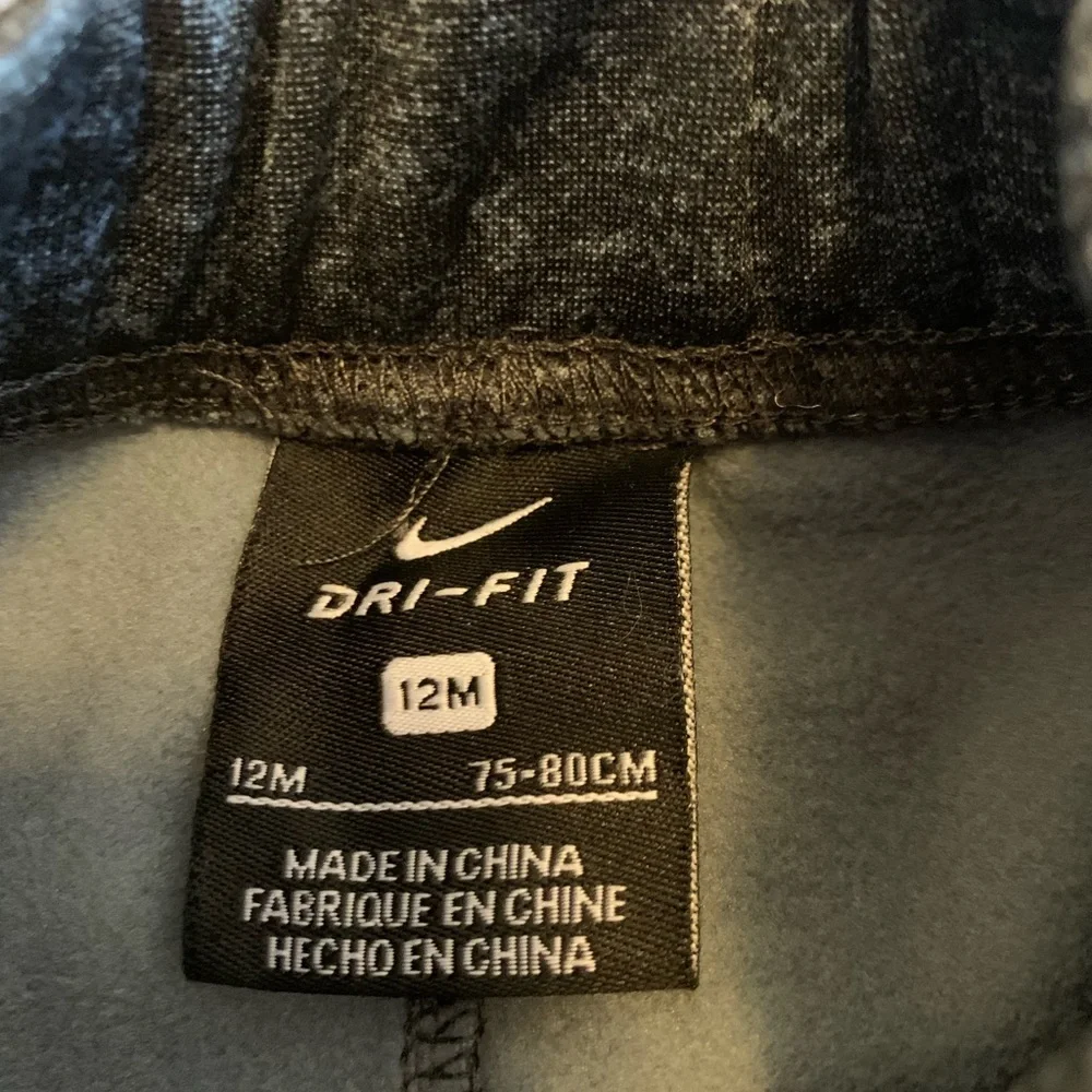 Nike Dri-FIT Orange Activewear - Picture 6 of 7